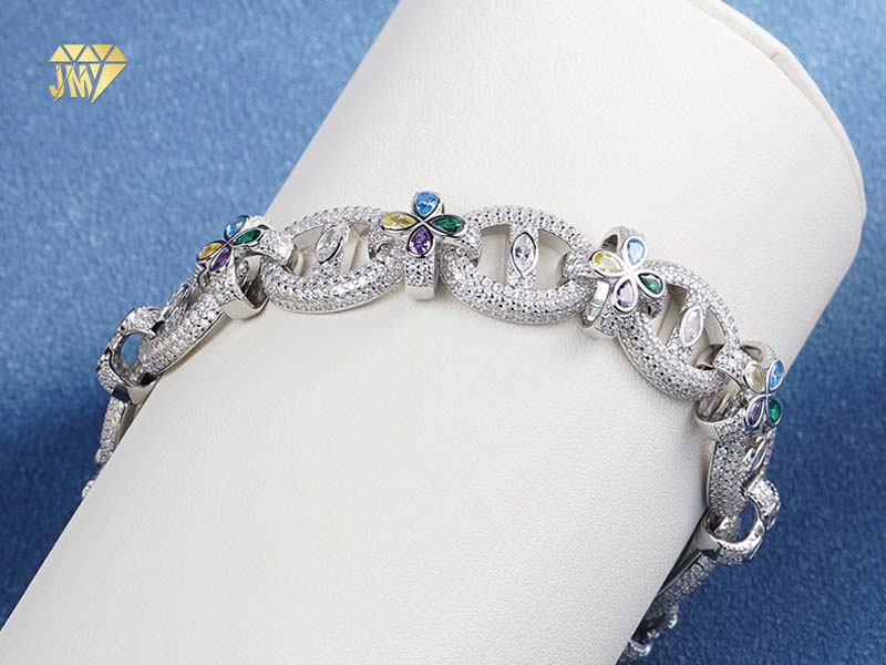 silver 925stylish bracelet moissanite